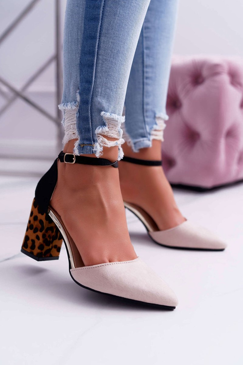 Жіночі туфлі на шпильці з леопардовим принтом бежевого кольору