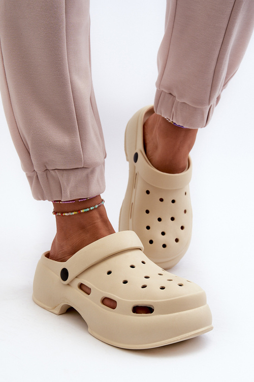 Жіночі поролонові шльопанці білі Ilariana