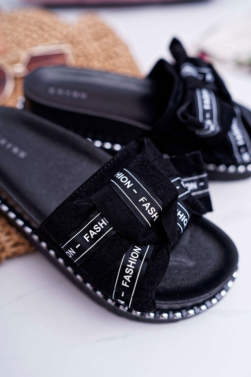 Жіночі шльопанці з контурною устілкою з метеликом чорного кольору Вреня