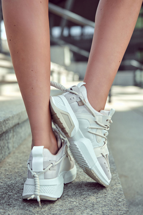 Жіночі кросівки Спортивне взуття бежевого кольору