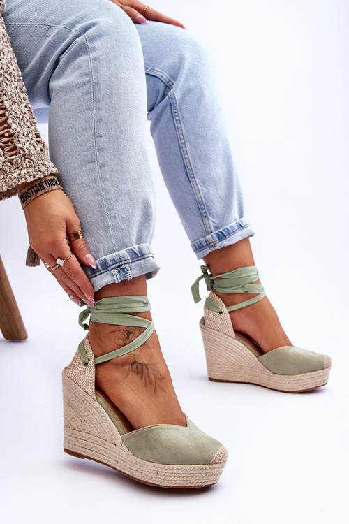 Жіночі босоніжки на танкетці зеленого кольору Bethany