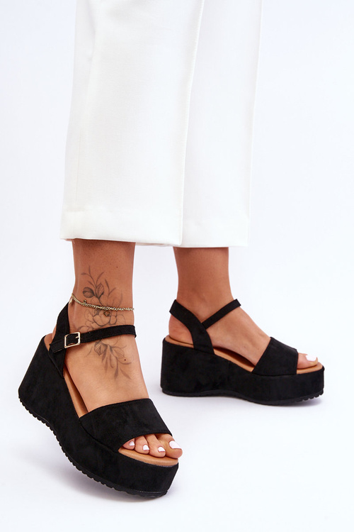 Жіночі замшеві босоніжки на танкетці чорні Лідія