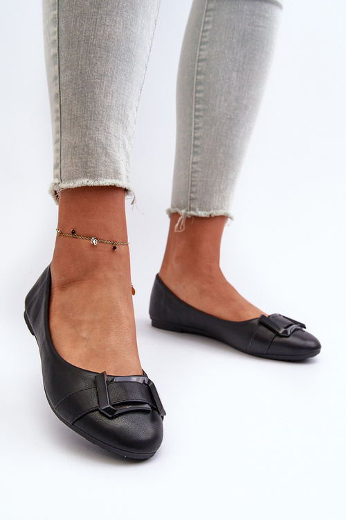 Чорні балетки з екошкіри з ремінцем і орнаментом Cadwenla