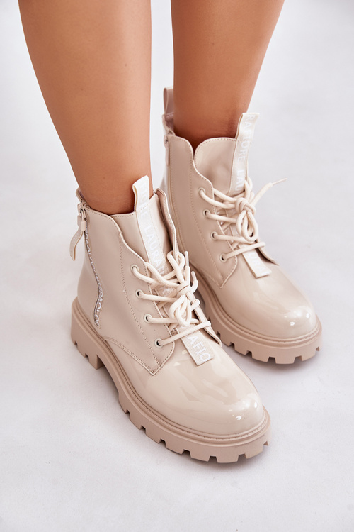 Лаковані жіночі робочі черевики утеплені з написами бежевого кольору Zinfreya