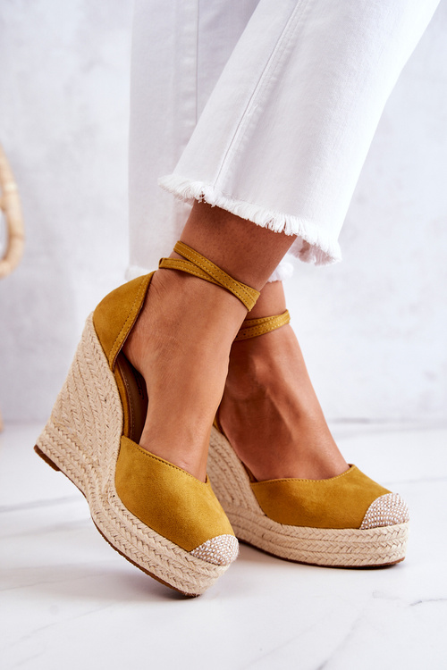 Жовті еспадрільї на танкетці Nemeira