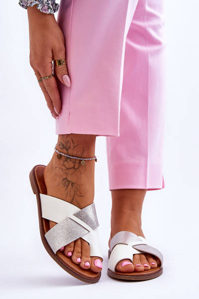 Класичні жіночі шкіряні тапочки біло-сріблясті Nancy