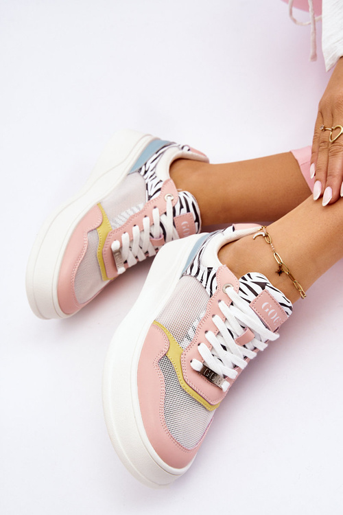 Зручне жіноче спортивне взуття GOE LL2N4053 різнокольорове