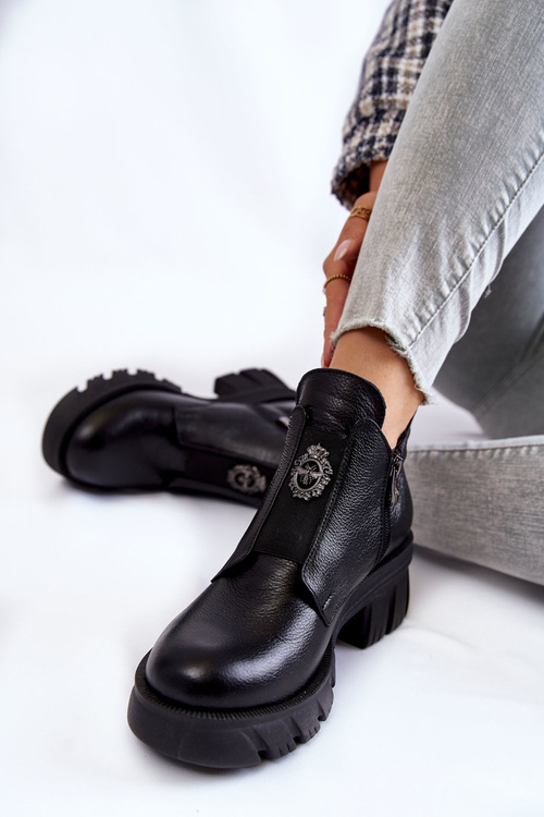 Жіночі шкіряні чоботи з декором чорний малей