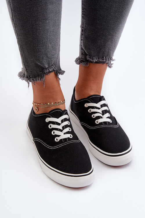 Жіночі класичні чорні кросівки Olvali