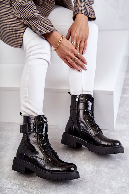 Жіночі лаковані чоботи на плоскому каблуці зі шнурівкою, чорні Firmina