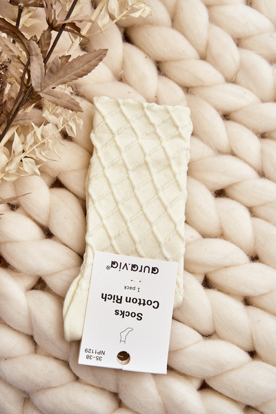 Шкарпетки жіночі кремові з декоративним тисненням