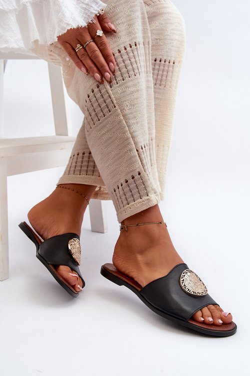 Чорні шкіряні сандалі на плоскій підошві Zazoo 2938 з орнаментом