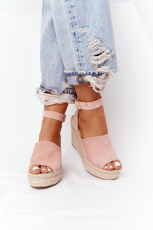 Босоніжки на танкетці з косами світло-рожевого кольору Makenna