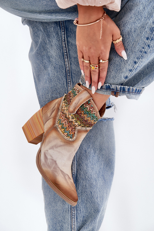 Шкіряні Ковбойські Чоботи На Підборі З Декоративною Плетінкою Maciejka 06810-29 Багатокольорові