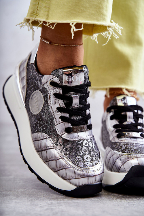 Жіноче спортивне взуття на танкетці GOE KK2N4083 Silver