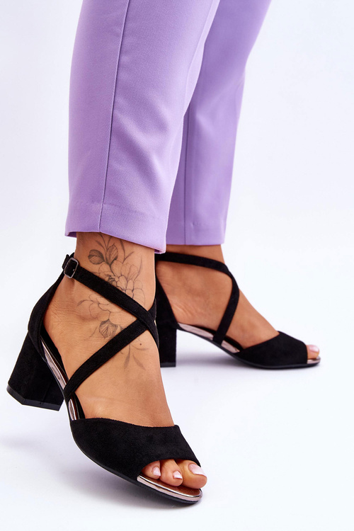 Жіночі босоніжки на низькому каблуці Чорні Quinn