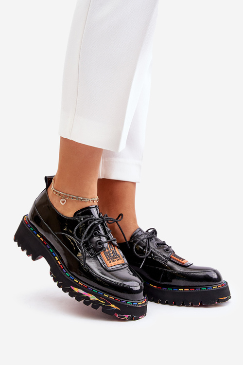 Лаковані жіночі туфлі на шнурівці Artiker 55C0499 Чорні