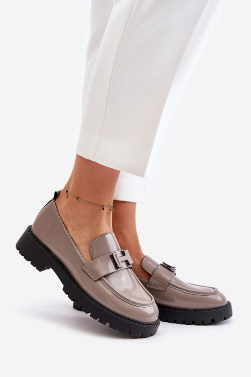 Жіночі лаковані мокасини Vinceza 62187 сірі