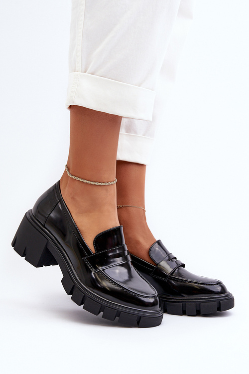 Жіночі лофери на масивному каблуці Big Star NN274055 Чорні