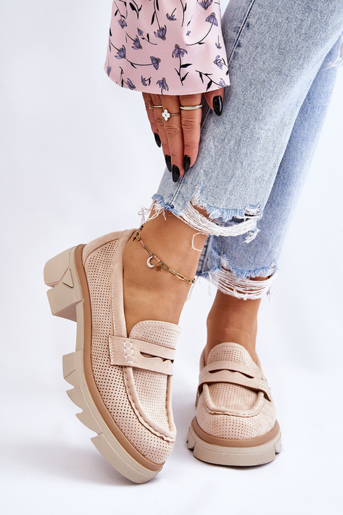 Жіночі лофери на підборах бежеві Fletcher