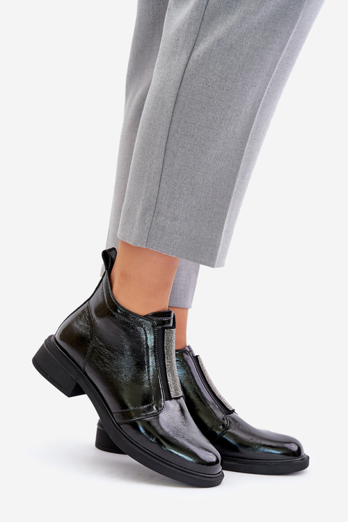 Шкіряні лаковані низькі ботильйони з прикрасою на блискавці D&A MR880-142 Чорні