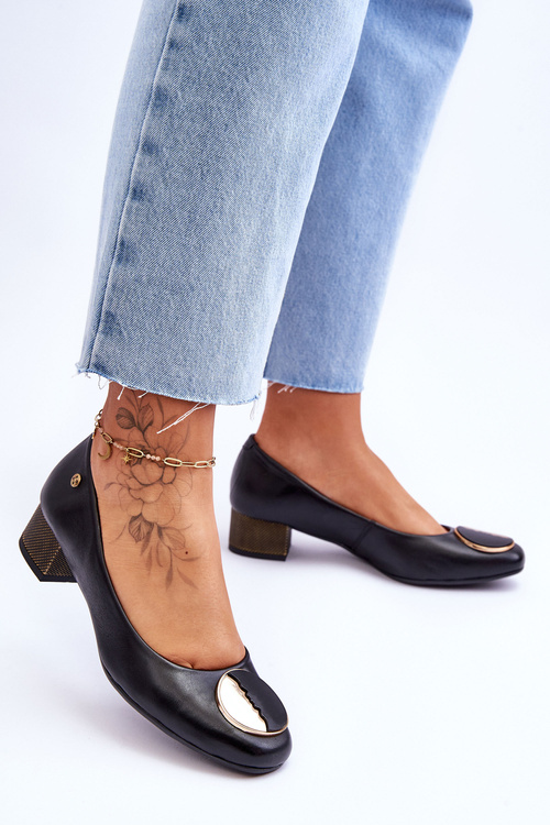 Шкіряні туфлі на низькому каблуці Maciejka 05960-01 Чорні