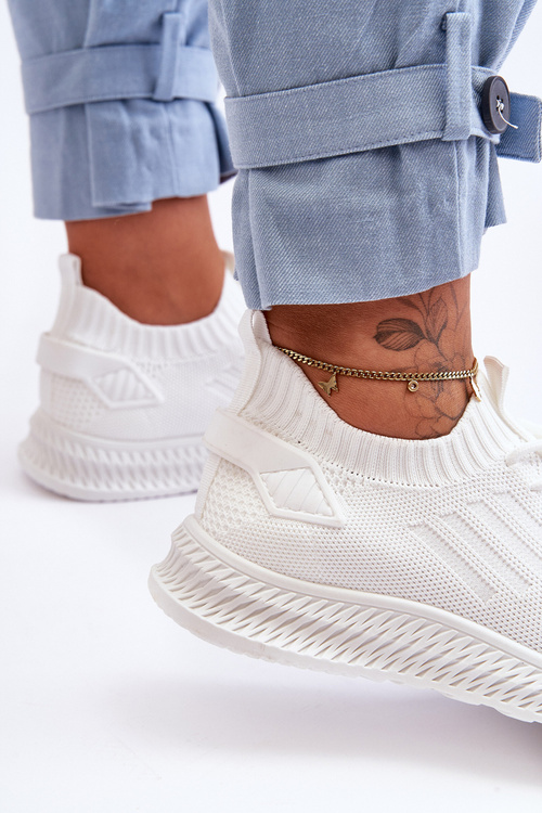 Жіноче спортивне взуття без шнурівки білі Zauna