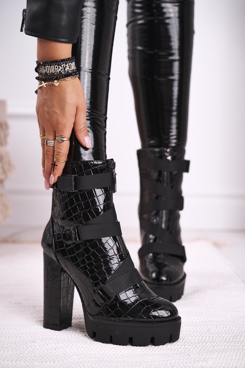 Чоботи жіночі на високому каблуці Чорні Hortego