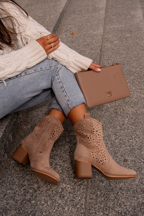 Ажурні ботильйони на каблуці з еко замші на блискавці темно-бежеві Sevana