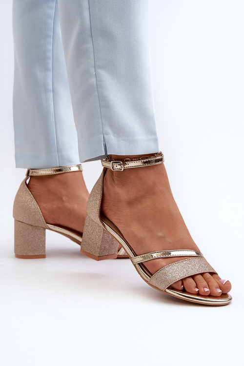 Жіночі босоніжки з блискітками на низьких підборах Золоті Плоеміс