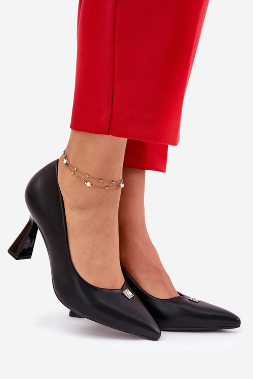 Елегантні туфлі на розширеному каблуці Vinceza 62222 чорні