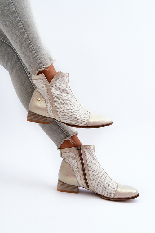 Жіночі шкіряні ботильйони на низькому каблуці Maciejka 06397-22 Бежеві