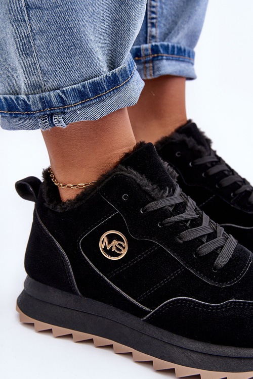 Шкіряне спортивне взуття з утепленою платформою чорного кольору