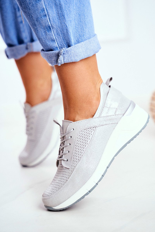 Жіноче спортивне взуття шкіряне срібло Love Me