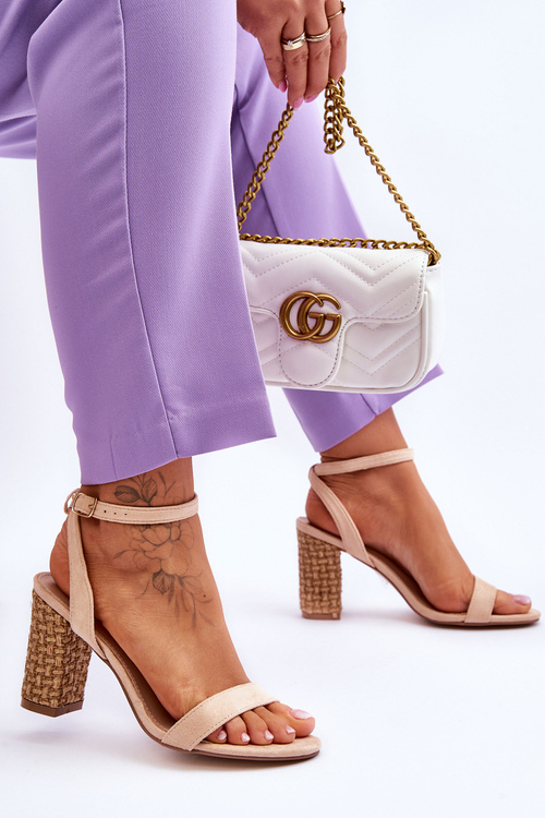 Замшеві босоніжки на плетеному каблуці бежеві Selila