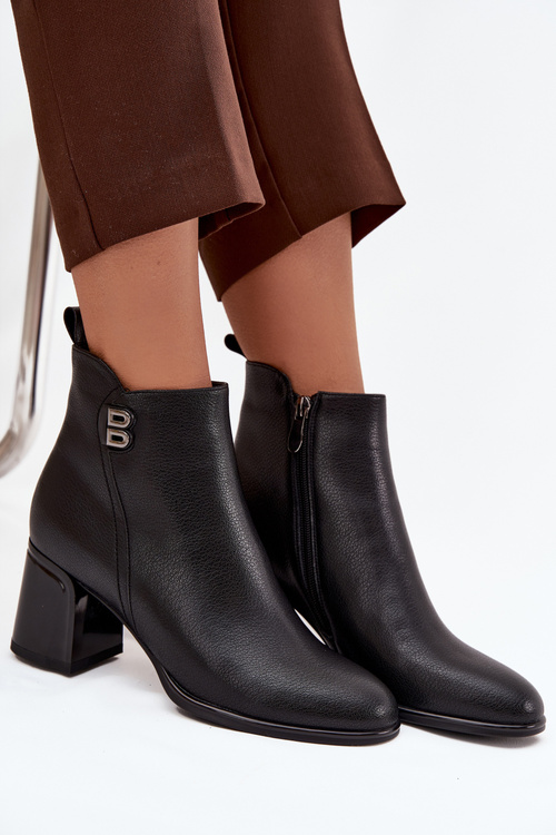 Ізольовані жіночі черевики з натуральної шкіри на підборах Чорні Jovelle
