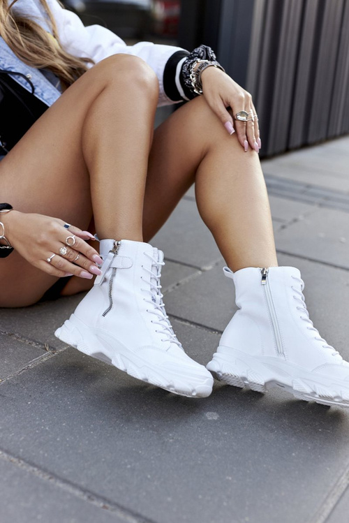 Жіночі шкіряні високі чоботи GOE II2N4032 Білі