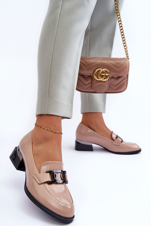 Лаковані мокасини Туфлі на підборах бежеві Sakina