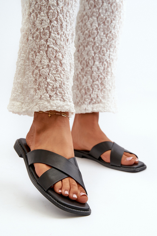 Жіночі босоніжки на плоскій підошві зі штучної шкіри S.Barski KV27-002 чорні