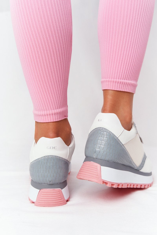 Шкіряне спортивне взуття на платформі GOE HH2N4008 білого кольору