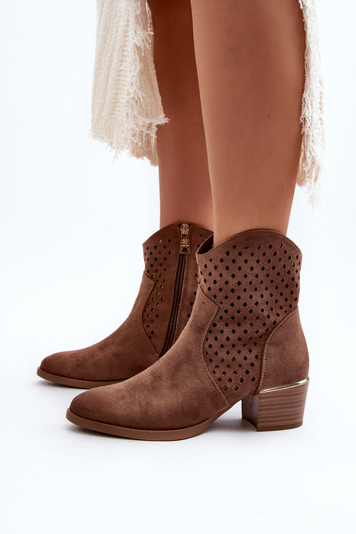 Коричневі ботильйони Cilvana з вирізом на низькому каблуці