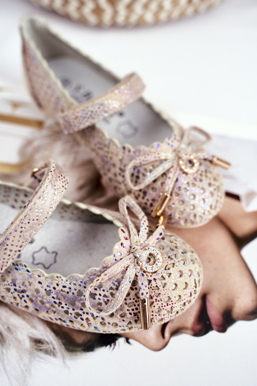 Дитячі бежеві балерини з перфорацією на липучці Remtro