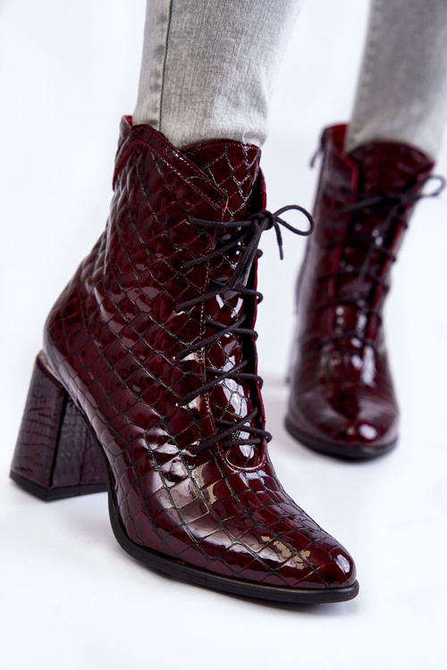 Жіночі лаковані ботильйони з малюнком крокодил бордові Alva