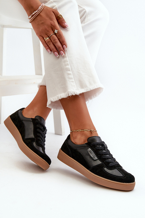 Жіночі чорні шкіряні кросівки Vinceza 7333