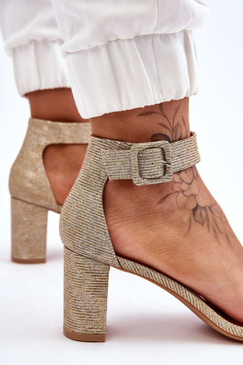 Глянцевий каблук Босоніжки золоті Maxim