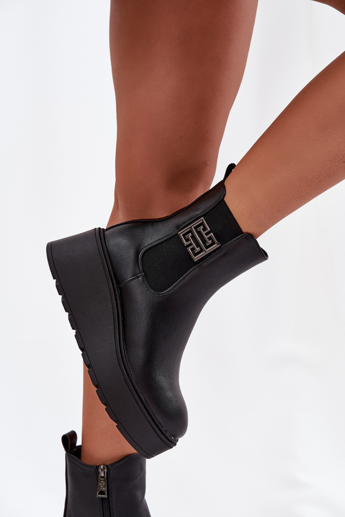 Теплі жіночі чоботи на платформі з оздоблювальним деталем Vinceza 58551 Чорний