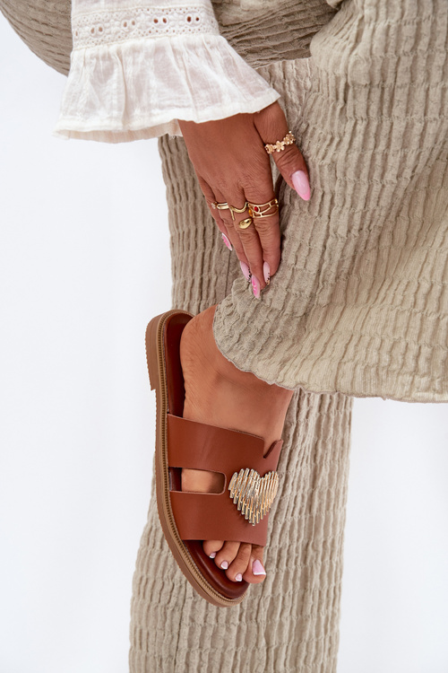 Жіночі сандалі на плоскому каблуці з золотою декорацією Karinma