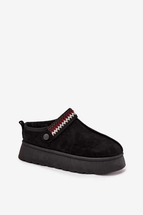 Жіночі низькі зимові черевики з рухомим ремінцем і вишивкою на платформі чорні Lyrisse