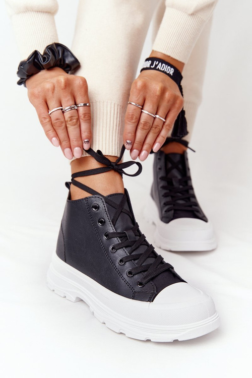 Жіночі шкіряні кросівки на масивній підошві Чорні Trissy