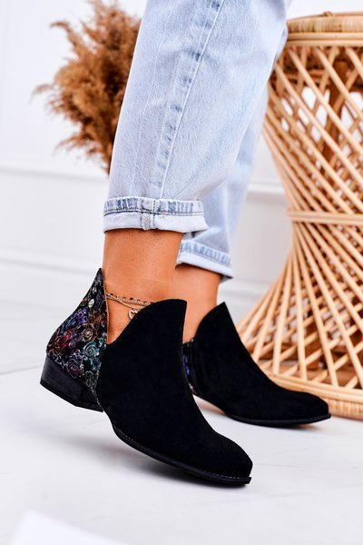 Жіночі шкіряні черевики Maciejka чорні з квіточками 04091-57